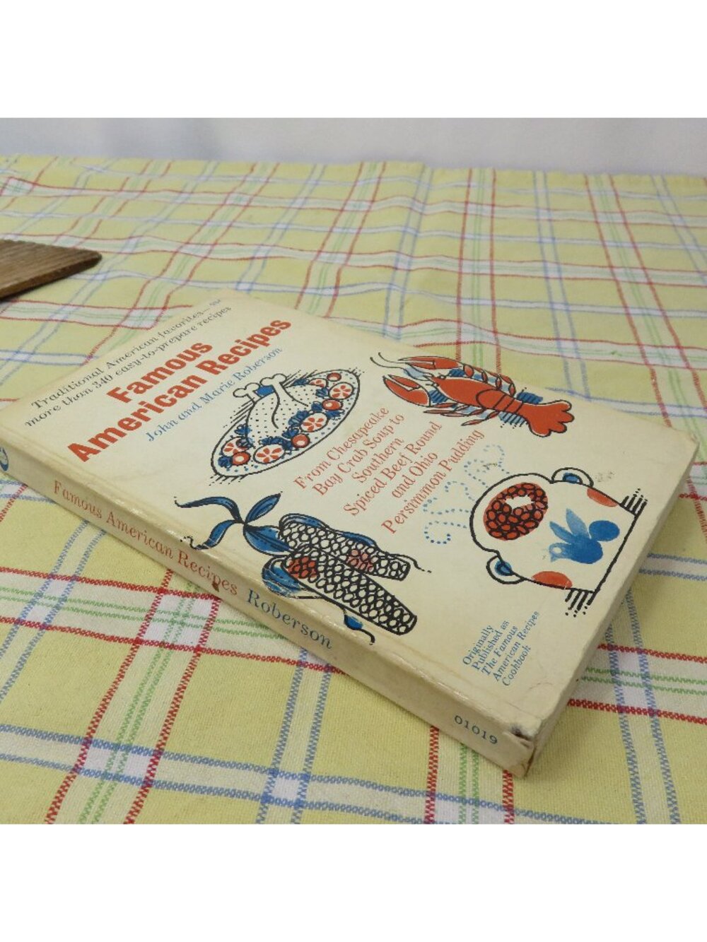 Famous American Recipes Cookbook John & Marie Roberson 1965 Collier PB 1st Ed